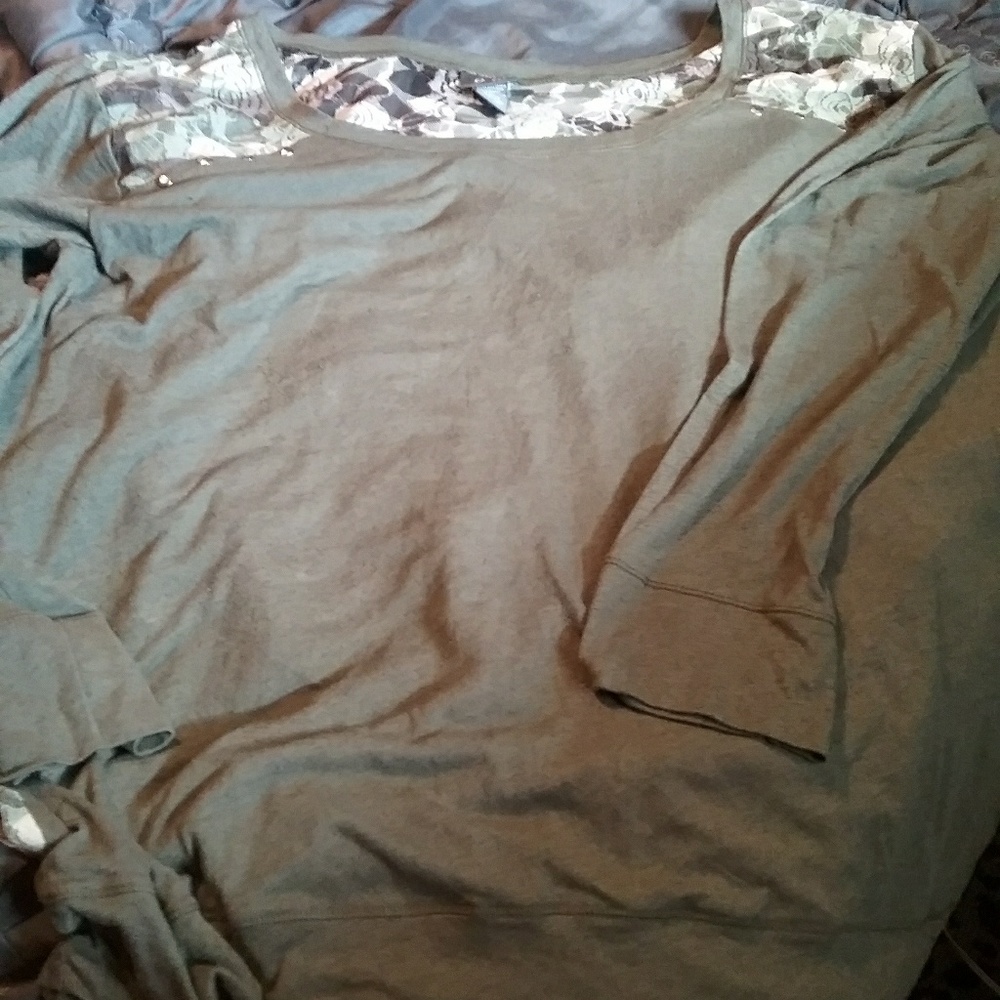 Plus sheer lace back top floral camo